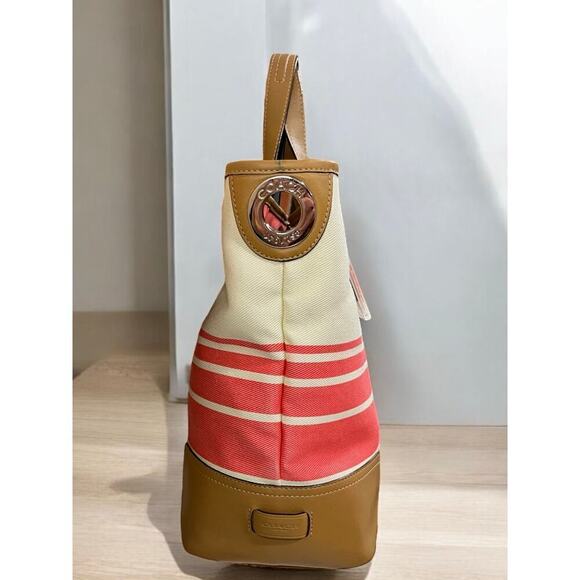 Coach F29921 Hadley Variegated Duffle Bag - Picture 3 of 10